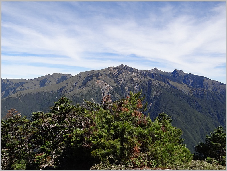 2014-07-16 08-53-20轆轆山頂看玉山.JPG